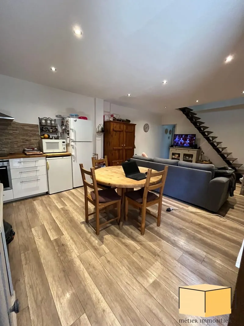 Ensemble immobilier situé à Yenne centre - Photo 1