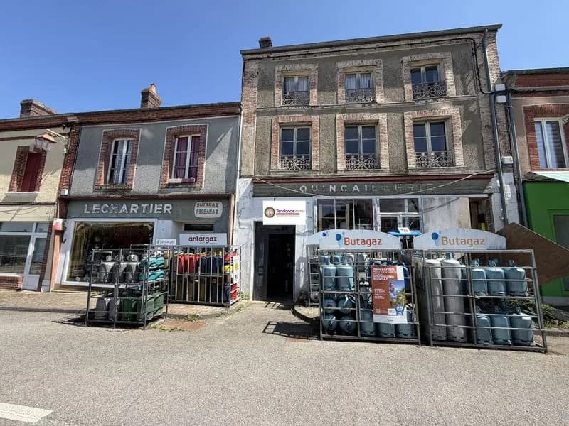 Ensemble immobilier avec local commercial loué, habitation et t - Photo 1