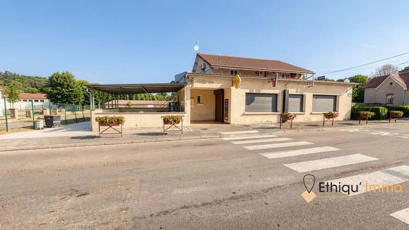 Immeuble de rapport avec commerce loué, logement et activité d - Photo 1