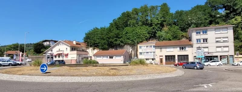 SAINT-DIE-DES-VOSGES: immeuble proche centre-ville - Photo 1