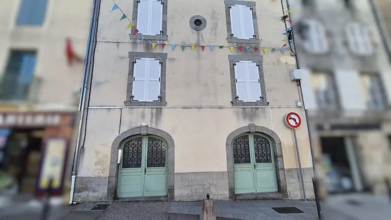 Immeuble de rapport en centre ville de Bellac - Photo 1