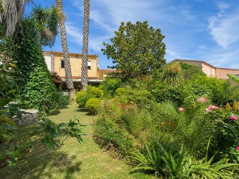 IMMEUBLE MIXTE AVEC LOCAL COMMERCIAL, JARDIN ARBORÉ ET APPARTEM - Photo 1