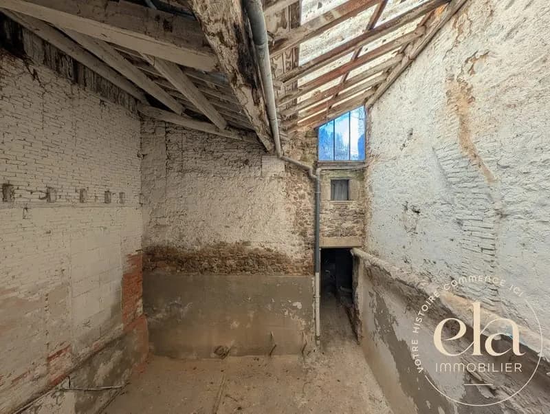 Immeuble a rehabiliter - 221 m2 - Centre historique de Pouzauges - Photo 1