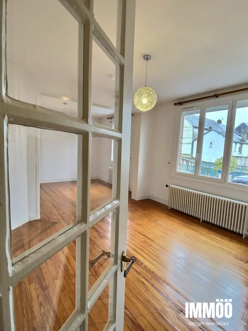 Immeuble composé de trois appartements loués - Photo 1