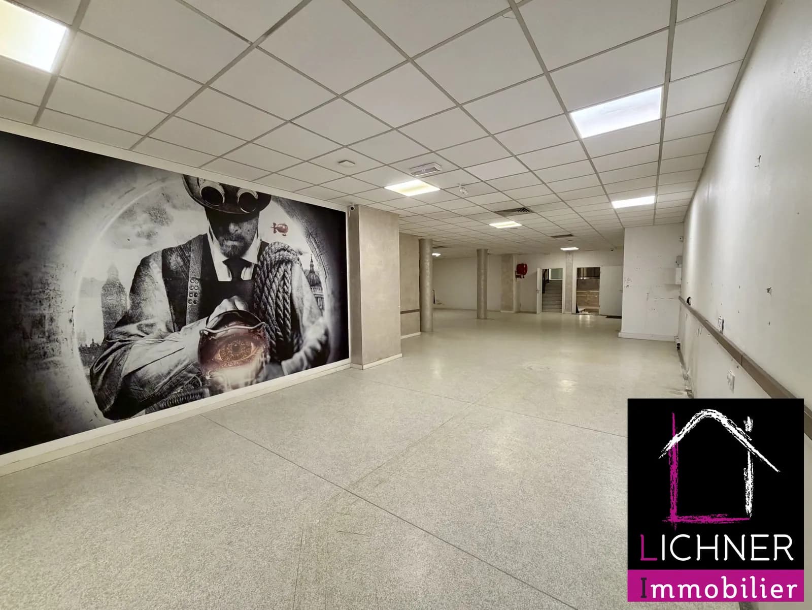 Immeuble avec local commercial 430 m2 +appartement 80 m2 en cent - Photo 1