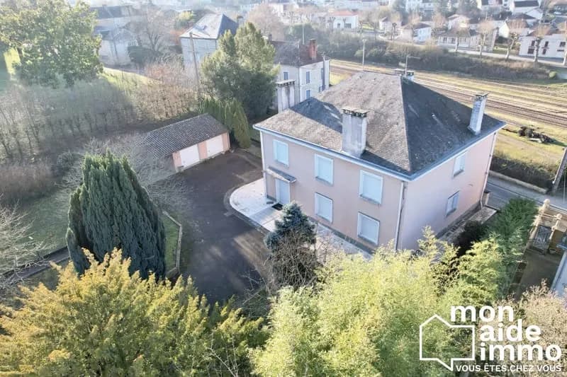 Vaste ensemble immobilier sur 1500 m² - Photo 1