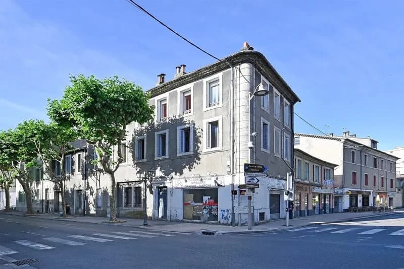 Immeuble de rapport, 5 logements + 2 locaux commerciaux - Photo 1