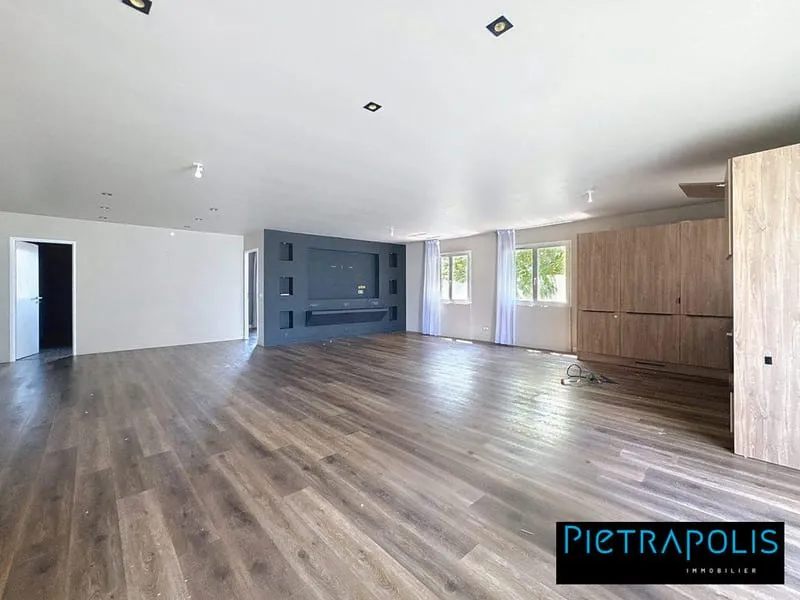 Bâtiment Commercial ou de Bureaux à Craponne de 430m2 - Photo 1
