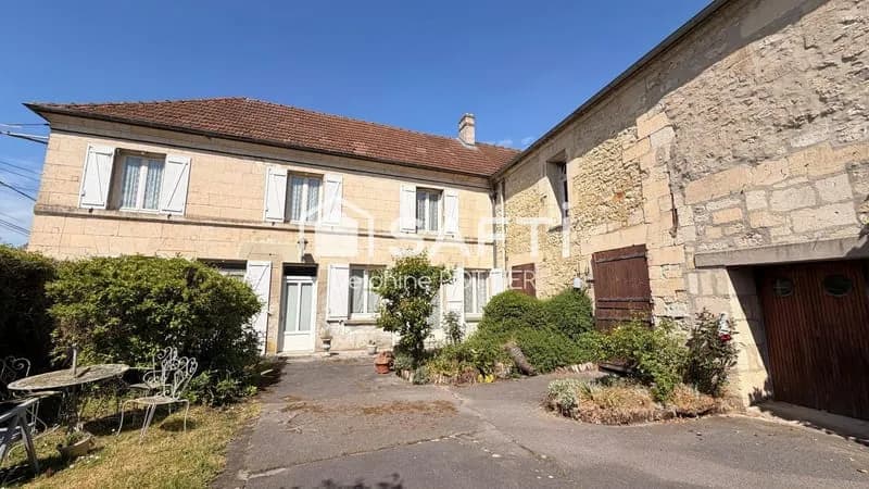 Ensemble immobilier à restaurer, possibilité de faire 4 logements et garages - Photo 1
