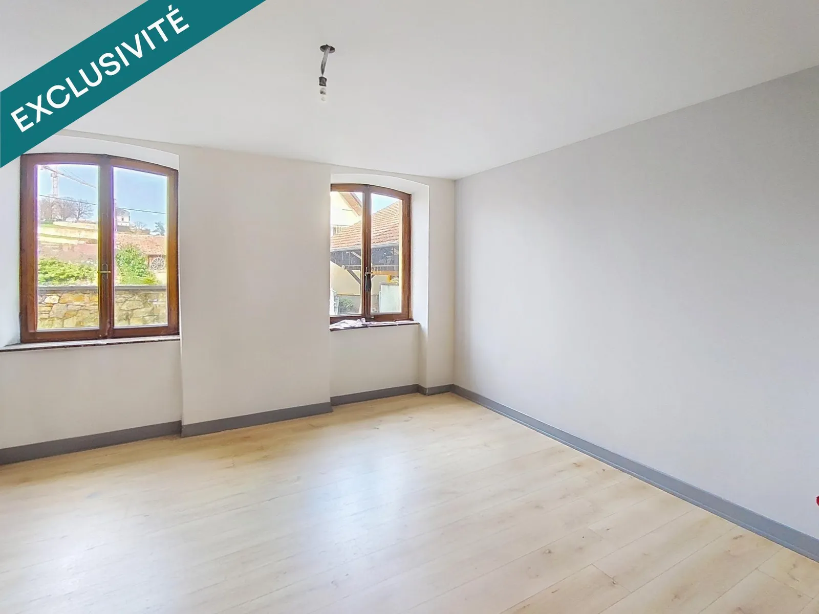 Maison individuelle 5 pièces et 3 appartements F2/F1 - Photo 1