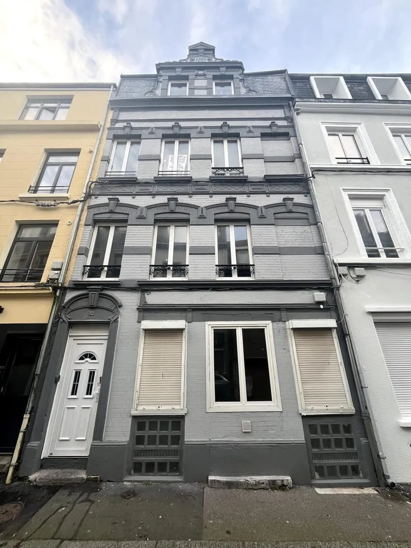 Investissez sans attendre : immeuble déjà loué offrant un rendement immédiat et une gestion simplifiée. - Photo 1
