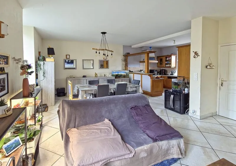 Immeuble mixte centre-bourg - murs commerciaux + logement - Photo 1