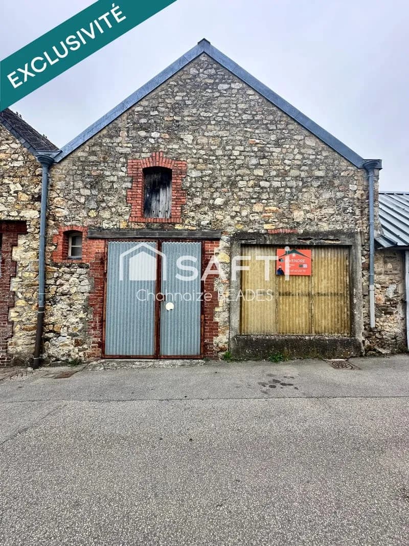 Immeuble au coeur du Briquebec-en-Cotentin - Photo 1