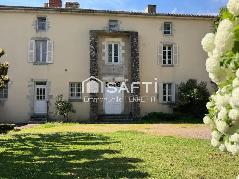 Ensemble immobilier ancien - esprit de domaine, caractère intact - Photo 1