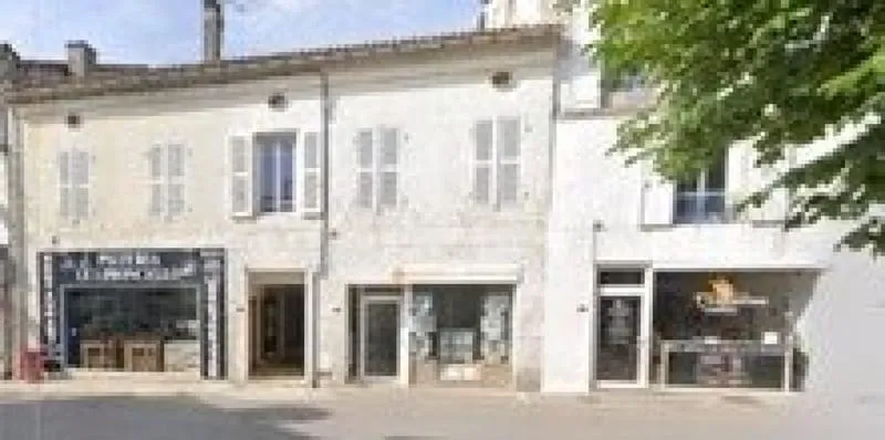 Immeuble de rapport 8 lots Place du marché Mareuil - Photo 1