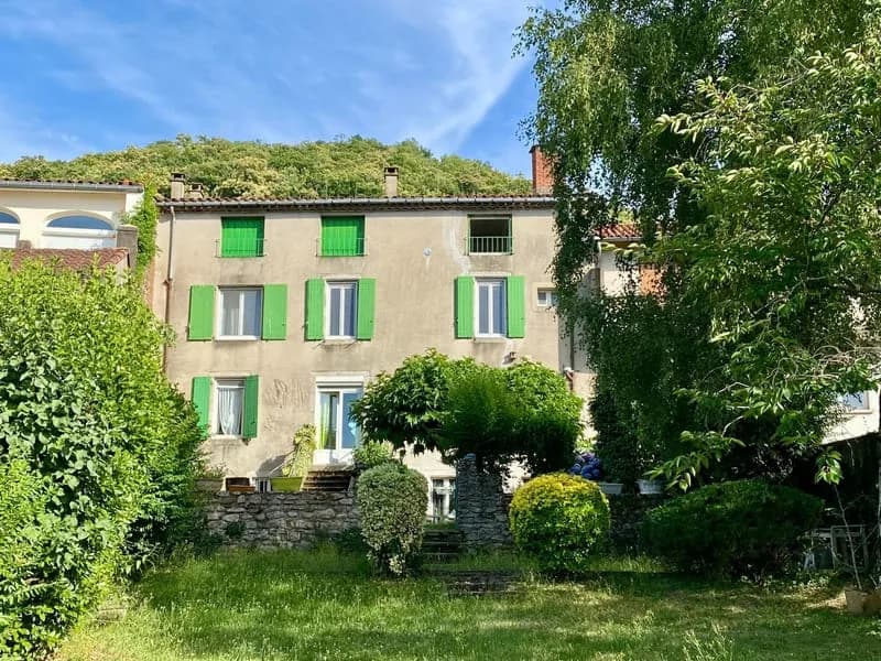 Immeuble 4 logements avec jardin attenant - Photo 1