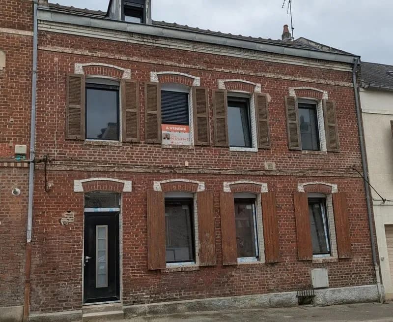 IMMEUBLE DE RAPPORT RÉNOVÉ - CENTRE-VILLE DE SAINT-QUENTIN - QUARTIER REMICOURT - Photo 1
