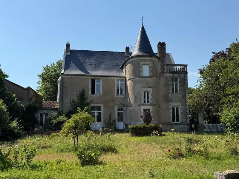 Ensemble immobilier de charme à rénover - Photo 1