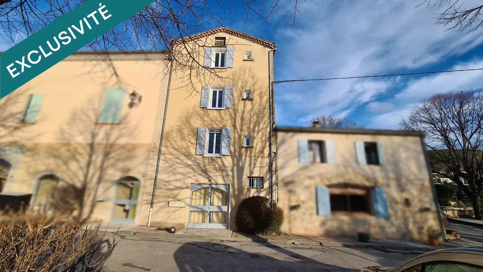 Immeuble en pierres composé de 3 appartements et un local - Photo 1