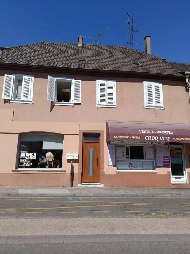 Immeuble de rapport avec 2 locales commercial et 1 appartement. - Photo 1