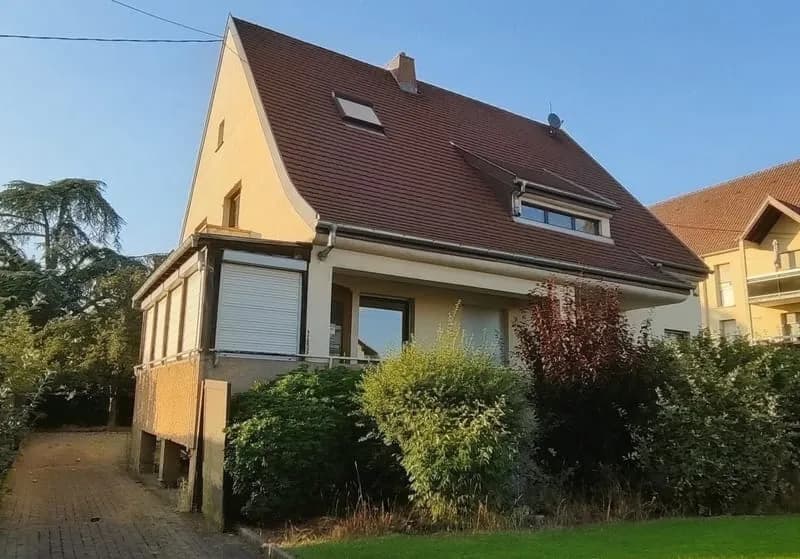 Immeuble local commercial (ancienne clinique vétérinaire) et logement spacieux - Photo 1