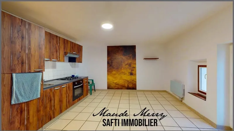 Immeuble de rapport composé de 3 lots - un local commercial de 20 m2 (qui peut être transformé en un studio) avec cave de 17 m2 - un studio de 20 m2 au 1er étage - un duplex de 47 m2 au 2ème étage - Photo 1