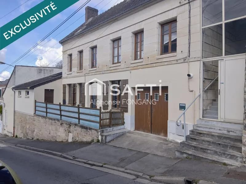 Belle maison au centre de montataire avec beaucoup de potentiel avec un beau rapport qualité prix avec une possibilité d'y faire trois logements pour des investisseurs et les marchands des biens - Photo 1