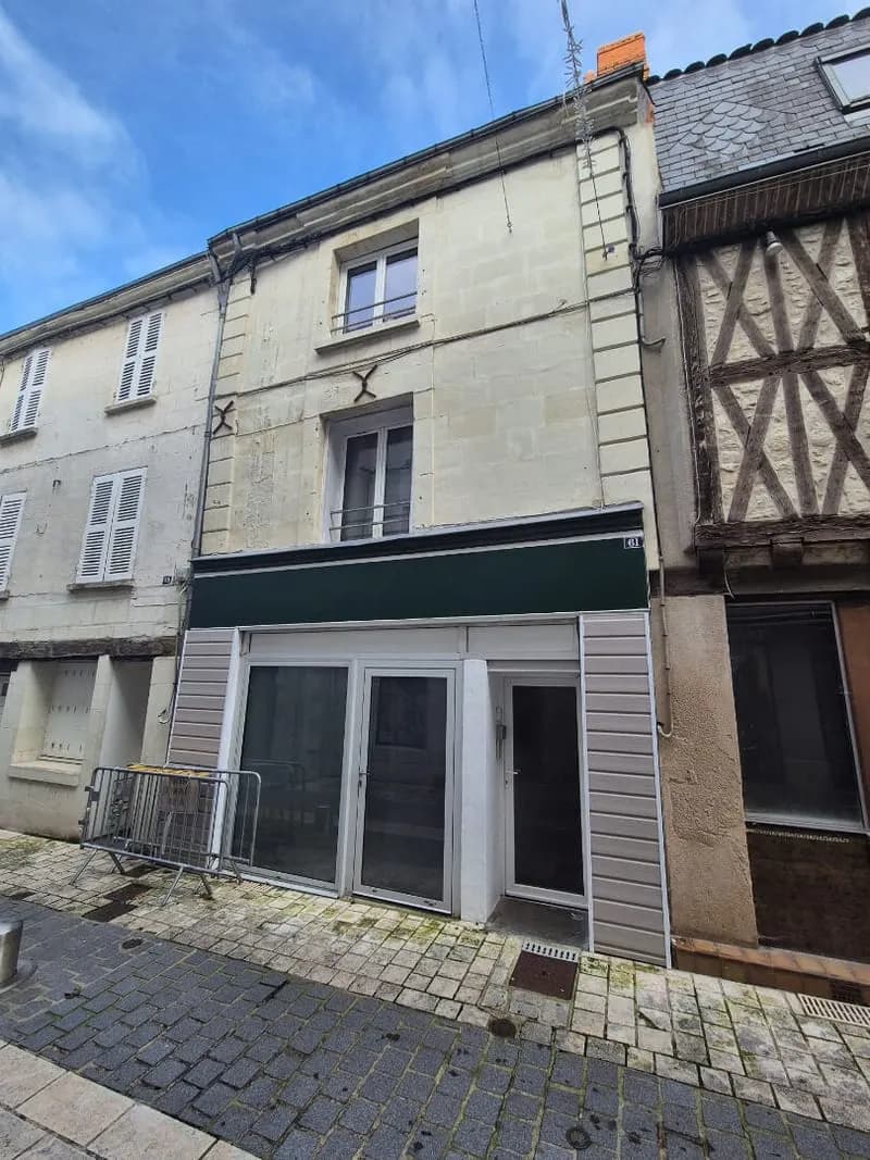 Immeuble en Hyper Centre de Châtellerault ! - Photo 1