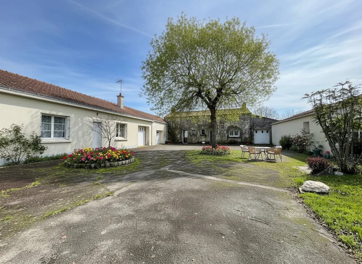 Ensemble immobilier de 3 maisons - Photo 1
