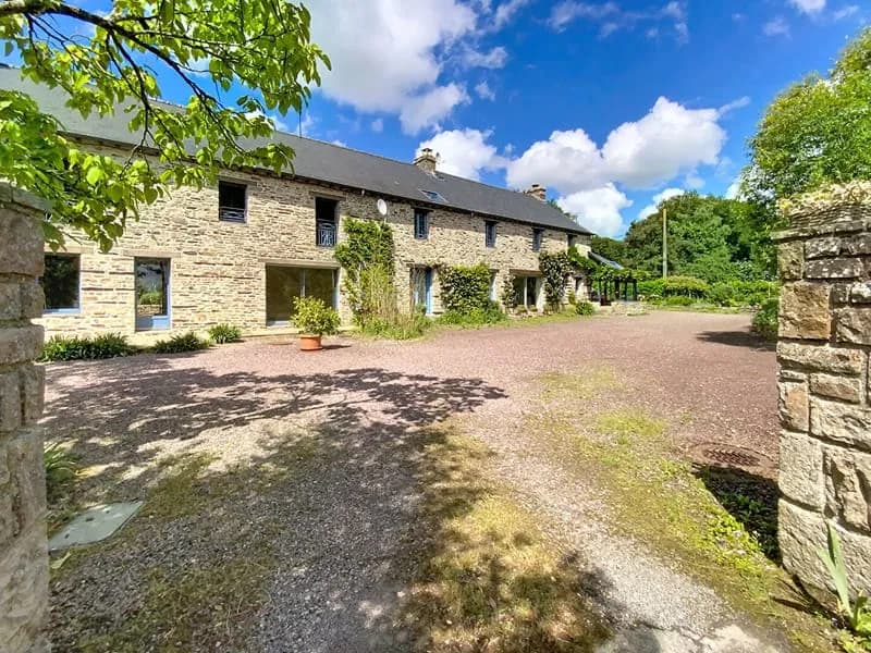 MAGNIFIQUE ENSEMBLE IMMOBILIER DE 2 MAISONS EN PIERRE sur Maxent - Photo 1