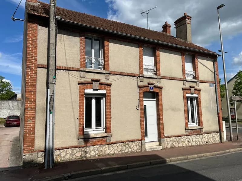 Immeuble Montargis - Photo 1