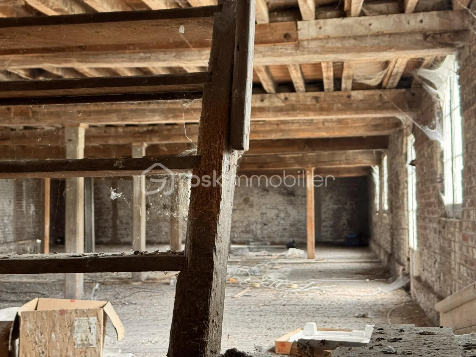 Immeuble 45 pièces 1594 m² - Photo 1