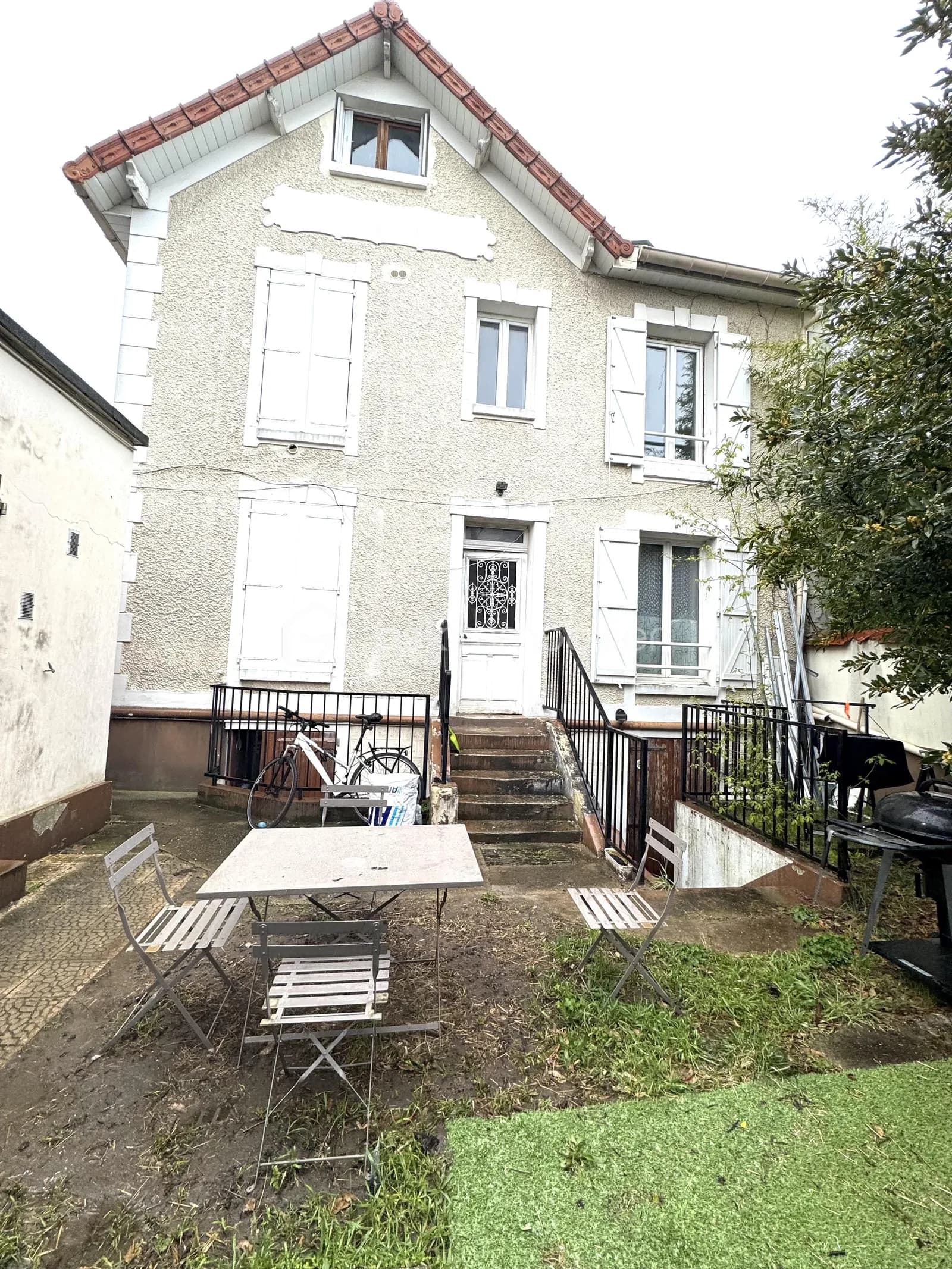 Immeuble de rapport 15 pièces 300 m² - Photo 1