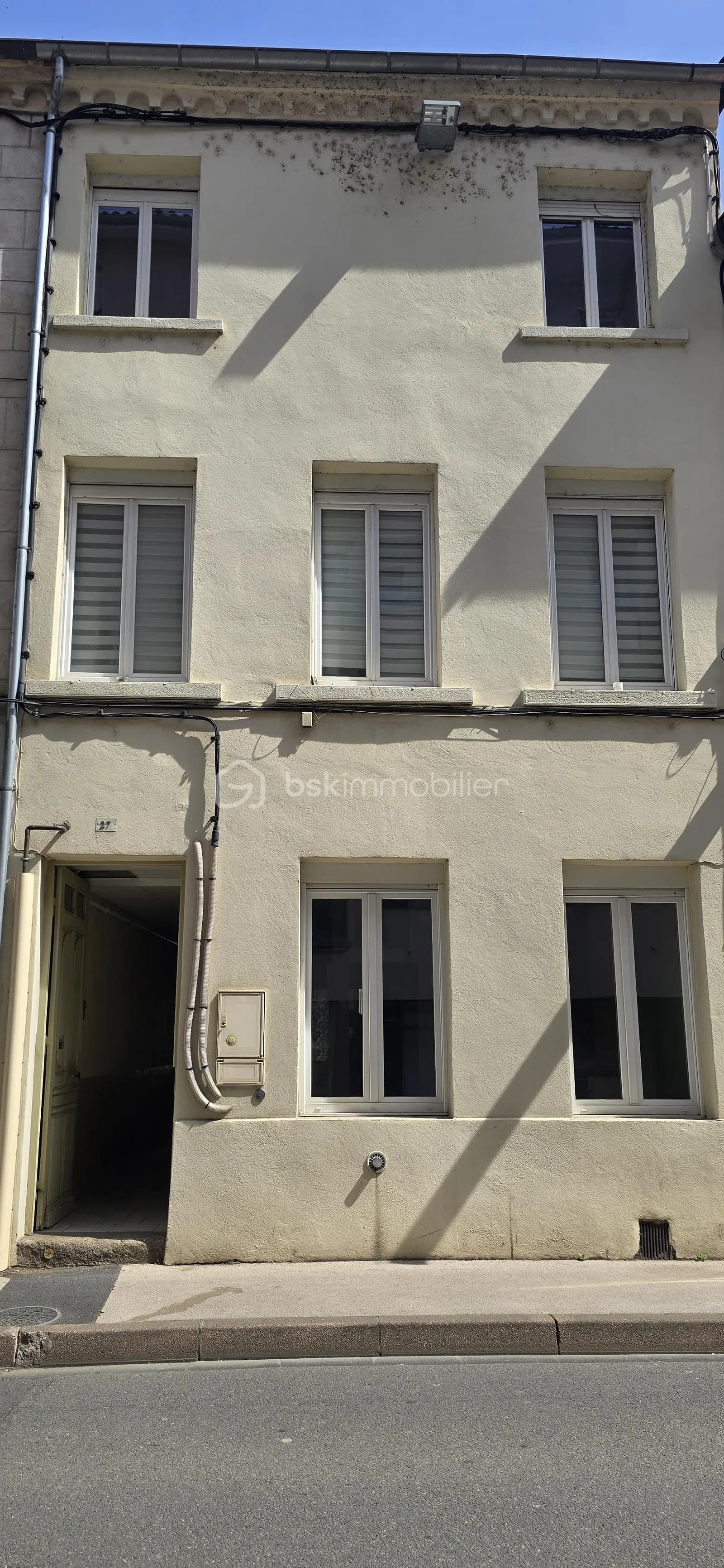 Immeuble 12 pièces 215 m² - Photo 1