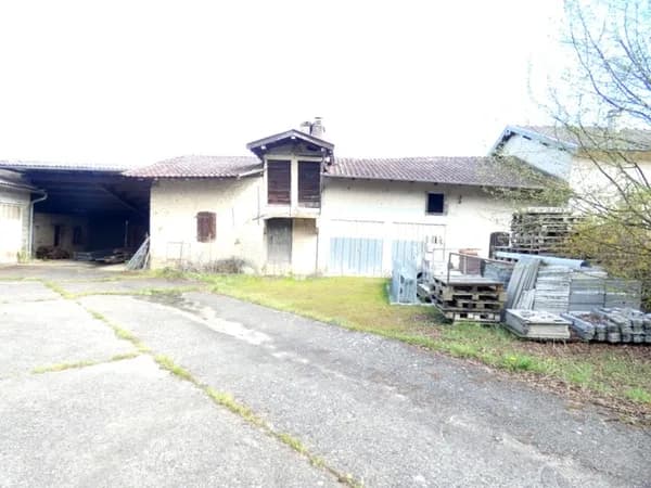 Immeuble 5 pièces 700 m² - Photo 1