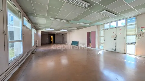 Immeuble 14 pièces 470 m² - Photo 1