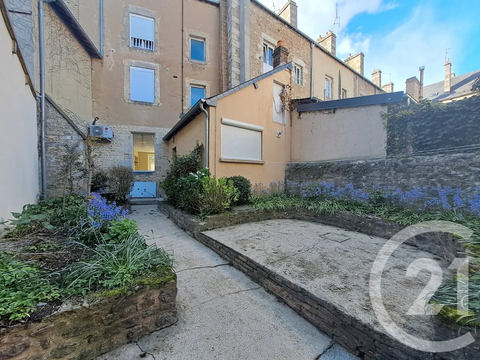 Immeuble 153 m² - Photo 1