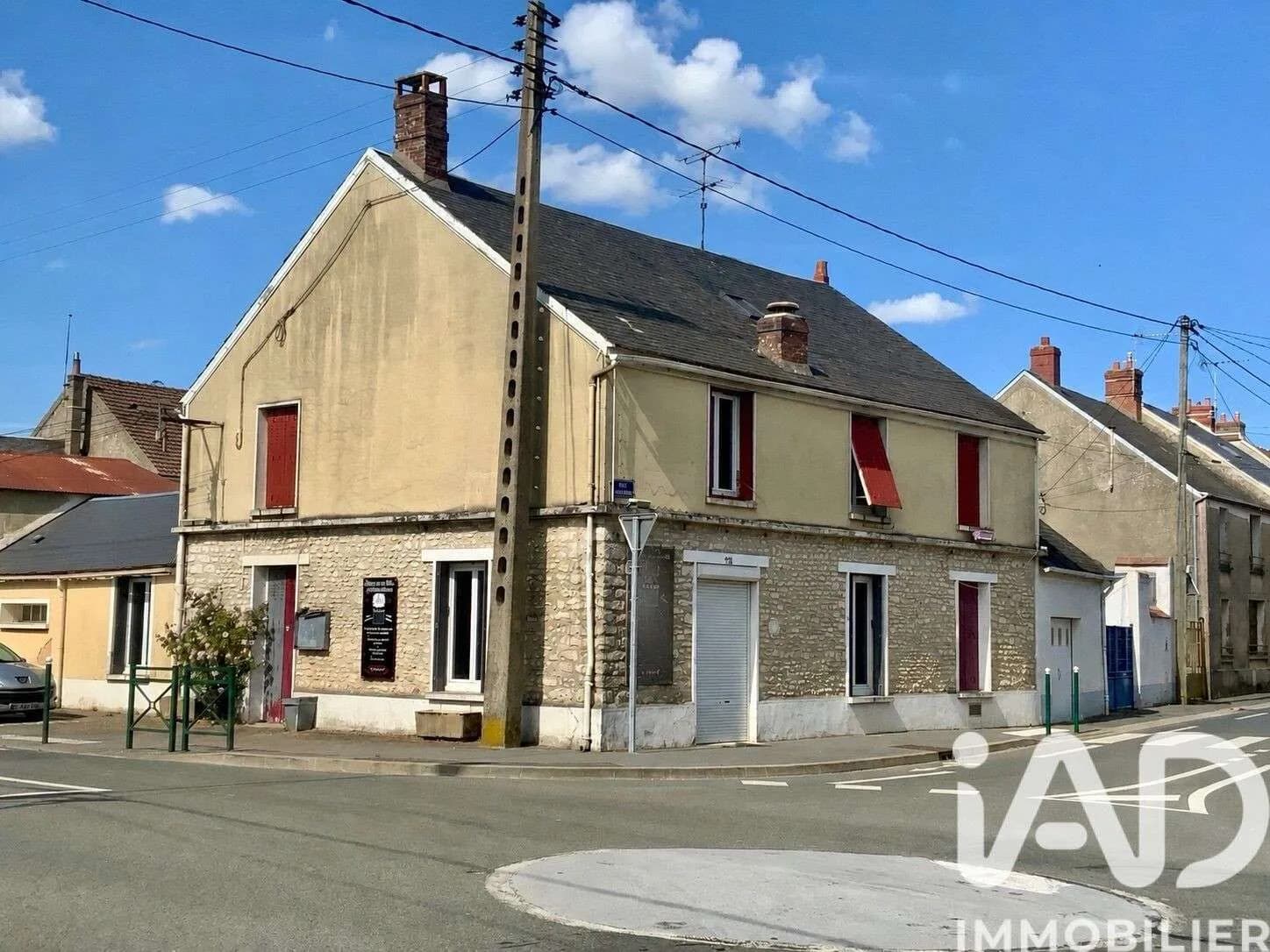 Vente immeuble restaurant de 227m² à Pussay - Photo 1