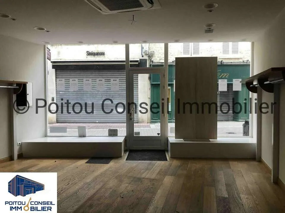 Immeuble commercial de 171m² à vendre à Niort - Photo 1