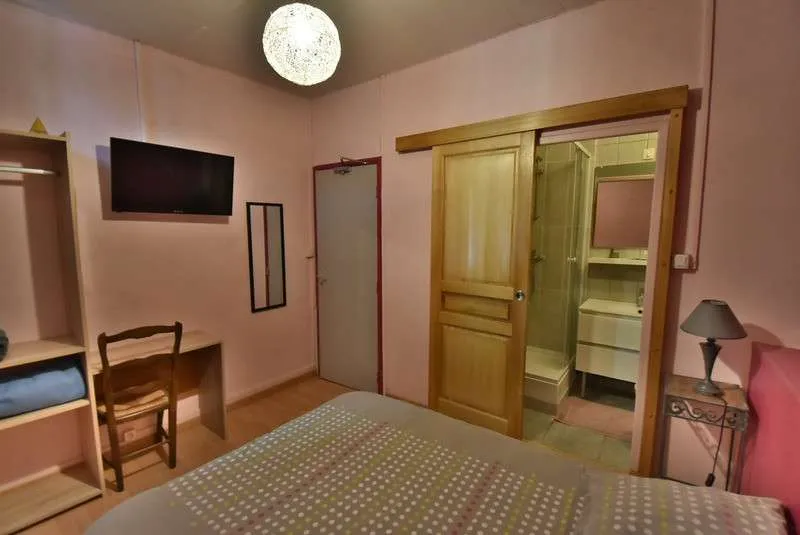 Murs hôtel 240m² à vendre Barbezieux Saint Hilaire - Photo 1