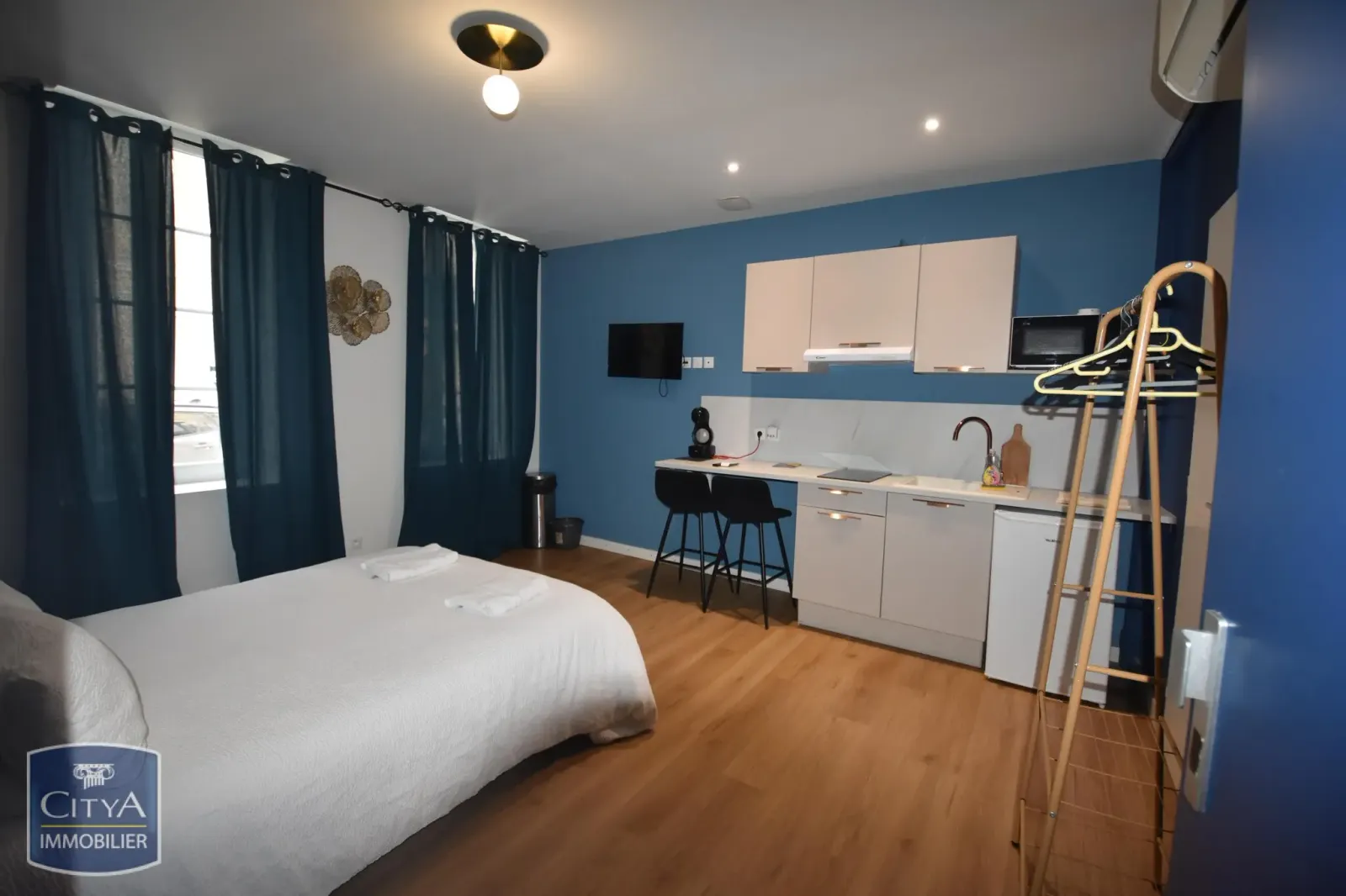 Immeuble 200 m² - Photo 1