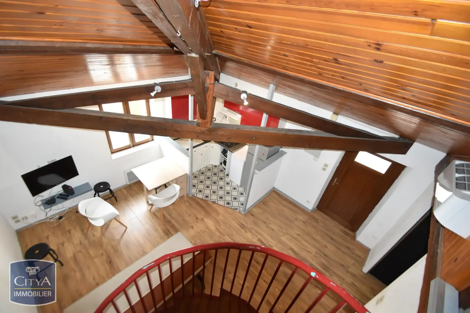 Immeuble 80 m² - Photo 1