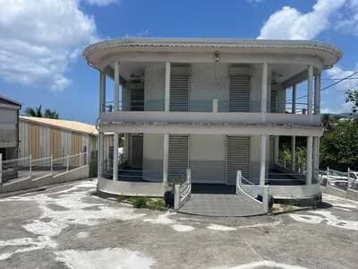 A VENDRE, FDF, Clairiere,propriété de 2 batiments total de 423m2 - Photo 1