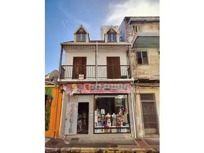 Immeuble R+2 à vendre à Pointe-à-Pitre - Photo 1