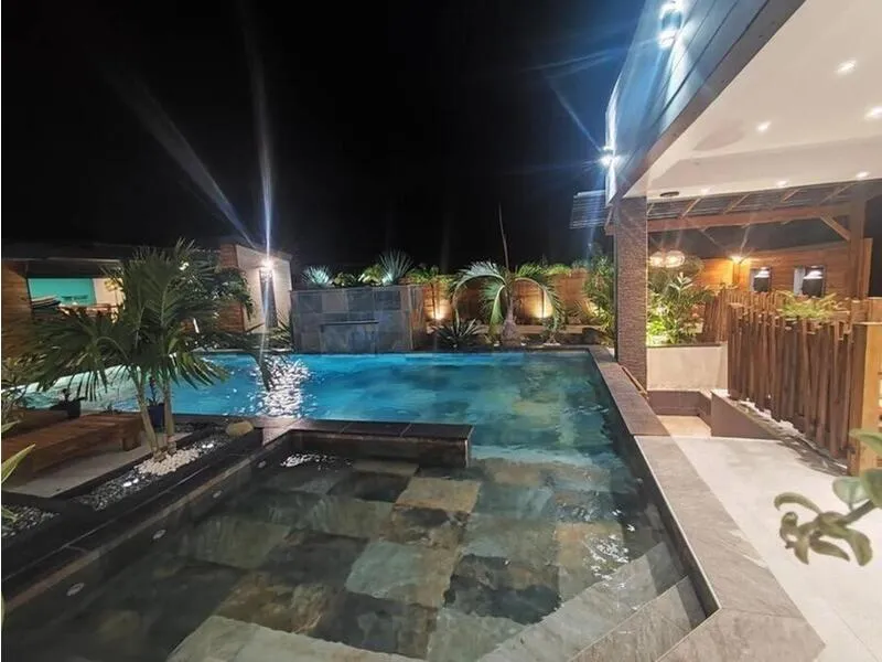Ensemble immobilier exceptionnel avec piscines à SAINT FRANCOIS (971) - Photo 1