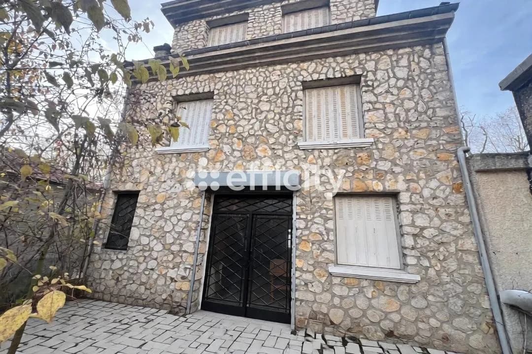 Immeuble de rapport 11 pièces 250 m² - Photo 1