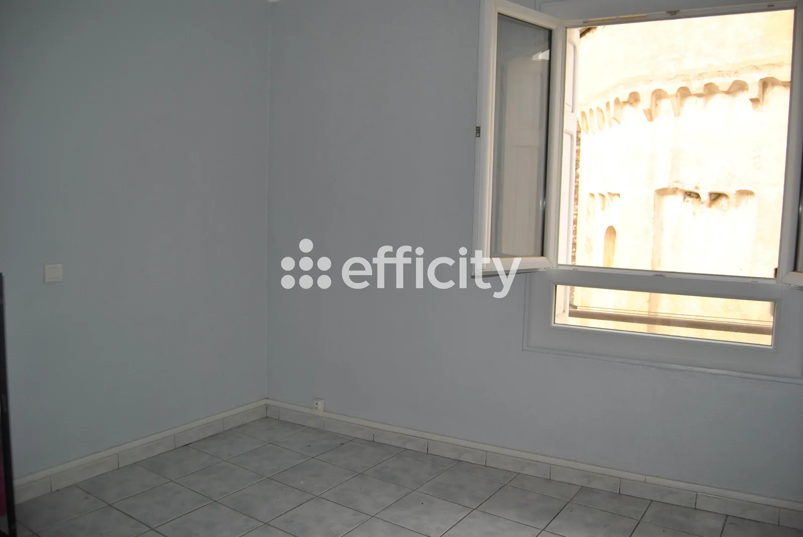 Immeuble 3 pièces 150 m² - Photo 1