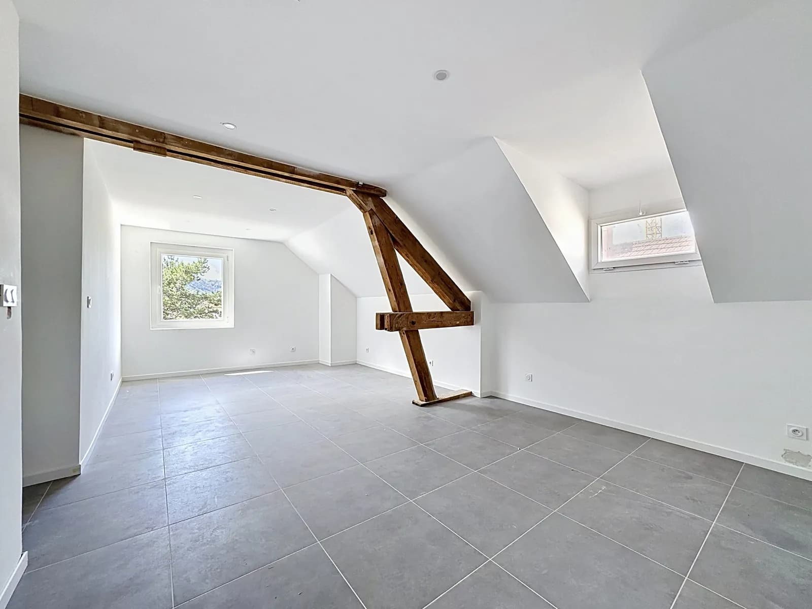 Immeuble de rapport 10 pièces 303 m² - Photo 1