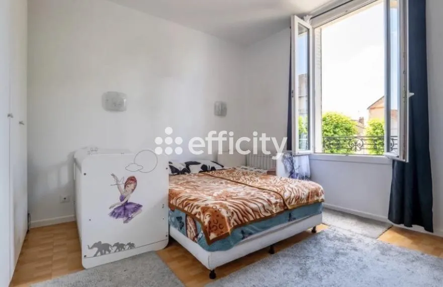 Immeuble de rapport 9 pièces 200 m² - Photo 1