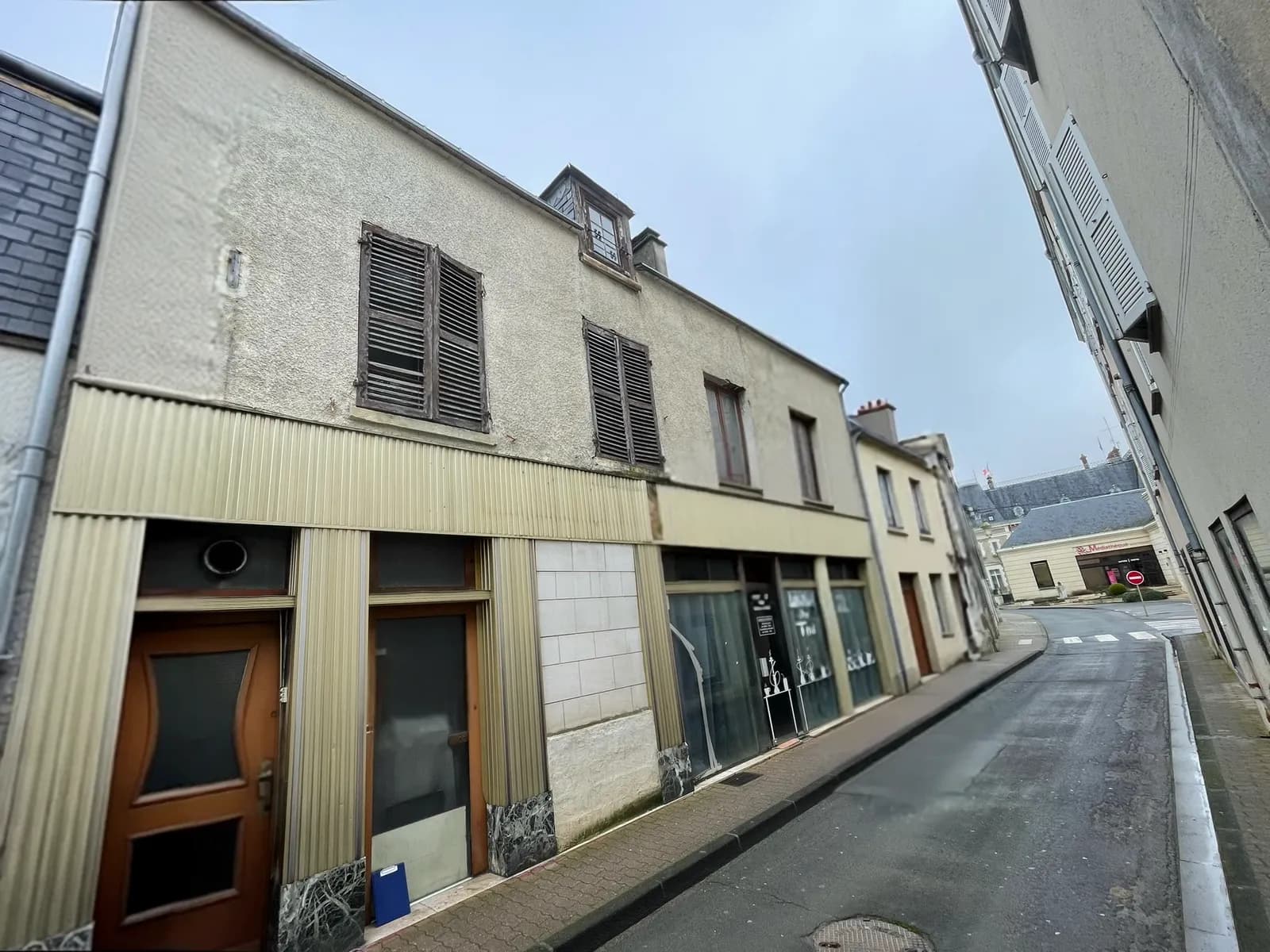 Immeuble 160 m² - Photo 1